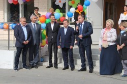 Городские власти построили на Семи Ключах стадион для школьников