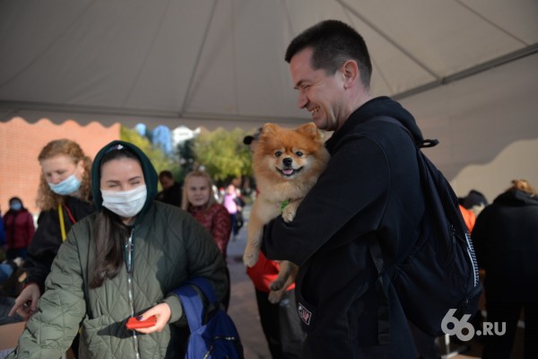 В Екатеринбурге прошла сентябрьская &laquo;Майская прогулка&raquo;. Фоторепортаж