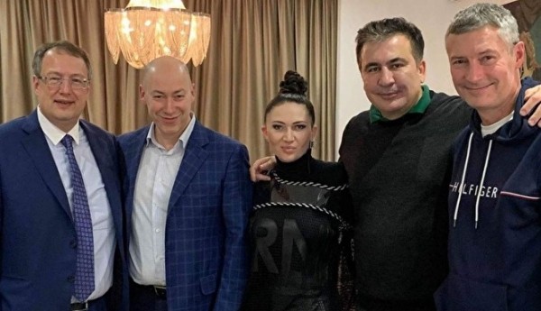 Дмитрий Гордон — об отравлении Навального, психическом здоровье Лукашенко и прекрасной России будущего Дмитрий Гордон — об отравлении Навального, психическом здоровье Лукашенко и прекрасной России будущего