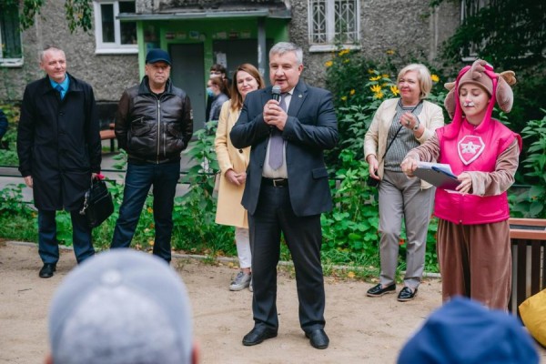 Городские власти дарят праздник в каждый двор