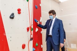 Руководители города и области посетили уникальную школу № 215 «Созвездие» Руководители города и области посетили уникальную школу № 215 «Созвездие»