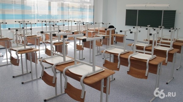 Восьмиклассница терроризирует школу в Артемовском. Она избивает детей, и никто не может ее остановить