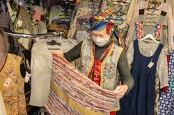 Ярмарка в поддержку отечественных производителей открылась в Екатеринбурге Ярмарка в поддержку отечественных производителей открылась в Екатеринбурге