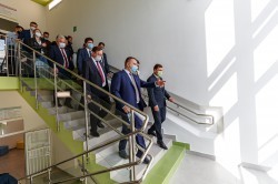 Руководители города и области посетили уникальную школу № 215 «Созвездие» Руководители города и области посетили уникальную школу № 215 «Созвездие»