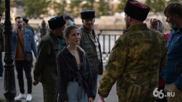 Казачьи патрули вышли защищать Екатеринбург от ЛГБТ-агитации. Фото Казачьи патрули вышли защищать Екатеринбург от ЛГБТ-агитации. Фото