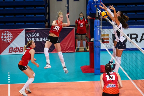 Волейбол: команды из уральской столицы не оставили шанса соперницам Волейбол: команды из уральской столицы не оставили шанса соперницам