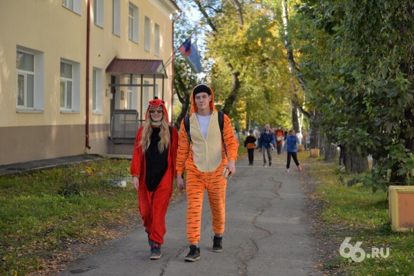 В Екатеринбурге прошла сентябрьская &laquo;Майская прогулка&raquo;. Фоторепортаж