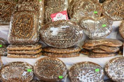 Ярмарка в поддержку отечественных производителей открылась в Екатеринбурге Ярмарка в поддержку отечественных производителей открылась в Екатеринбурге