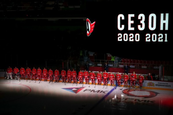 В первом домашнем матче “Автомобилист” порадовал болельщиков “сухой” победой!