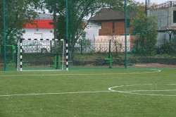 Городские власти построили на Семи Ключах стадион для школьников