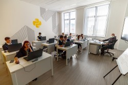 Руководители города и области посетили уникальную школу № 215 «Созвездие» Руководители города и области посетили уникальную школу № 215 «Созвездие»