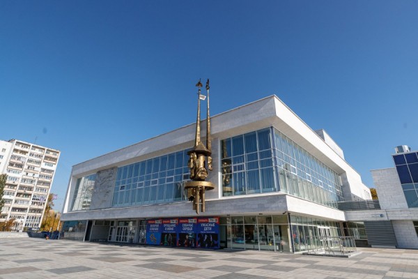 Екатеринбургский театр юного зрителя отмечает 90-летие Екатеринбургский театр юного зрителя отмечает 90-летие