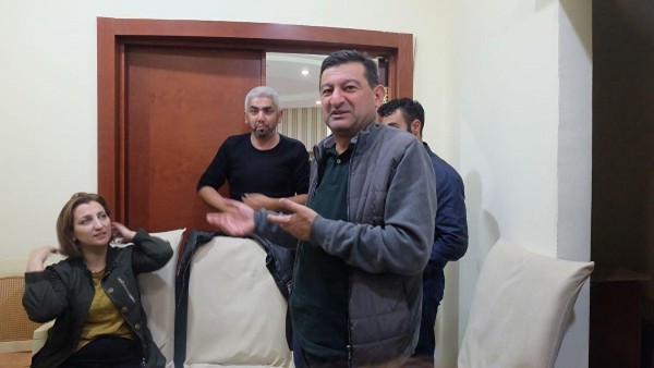 Война в Карабахе: репортаж Znak.com о тех, кто живет под бомбежками в Степанакерте Война в Карабахе: репортаж Znak.com о тех, кто живет под бомбежками в Степанакерте