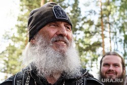 Отец Сергий пригласил свердловского губернатора в монастырь. Видео