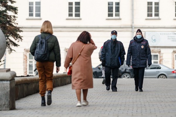 Александр Высокинский поставил задачу усилить меры эпидбезопасности в период пандемии