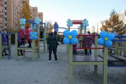 Власти Екатеринбурга открыли спортивные площадки на ВИЗе и Уралмаше