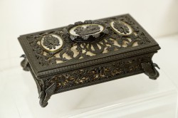 Екатеринбуржцы увидят уникальные чугунные экспонаты с вековой историей Екатеринбуржцы увидят уникальные чугунные экспонаты с вековой историей