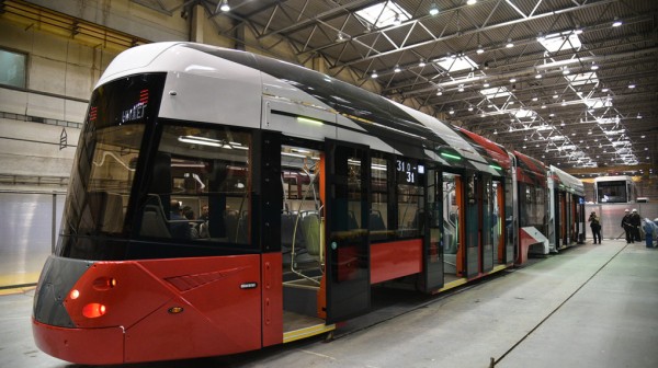 «Группа Синара» поставит в Москву почти сто новых низкопольных трамваев