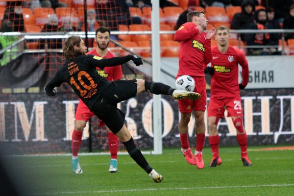 Футбол: «Урал» сыграл вничью с «Тамбовом» Футбол: «Урал» сыграл вничью с «Тамбовом»