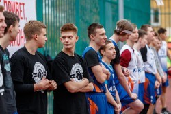 Власти Екатеринбурга открыли спортивные площадки на ВИЗе и Уралмаше