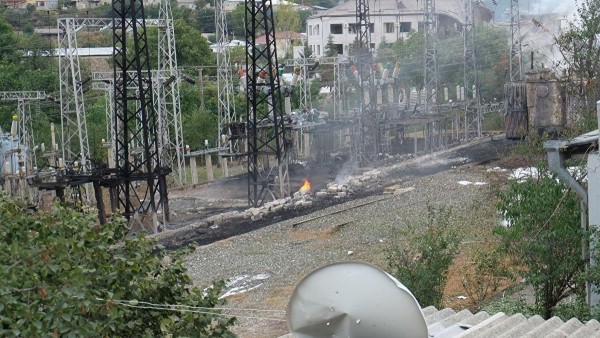 Война в Карабахе: репортаж Znak.com о тех, кто живет под бомбежками в Степанакерте Война в Карабахе: репортаж Znak.com о тех, кто живет под бомбежками в Степанакерте