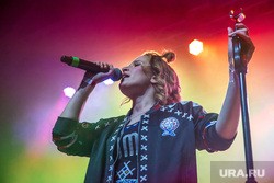 Монеточка рассказала Урганту о роли в кино и романе с продюсером Монеточка рассказала Урганту о роли в кино и романе с продюсером