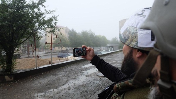 Война в Карабахе: репортаж Znak.com о тех, кто живет под бомбежками в Степанакерте Война в Карабахе: репортаж Znak.com о тех, кто живет под бомбежками в Степанакерте