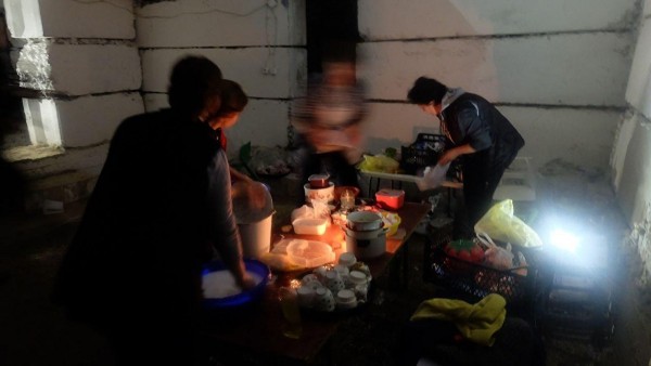 Война в Карабахе: репортаж Znak.com о тех, кто живет под бомбежками в Степанакерте Война в Карабахе: репортаж Znak.com о тех, кто живет под бомбежками в Степанакерте