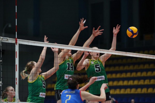 Волейбол: «Уралочка» взяла верх над «Спартой» Волейбол: «Уралочка» взяла верх над «Спартой»