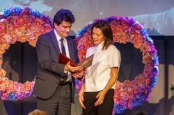 Екатеринбургский театр юного зрителя отмечает 90-летие Екатеринбургский театр юного зрителя отмечает 90-летие