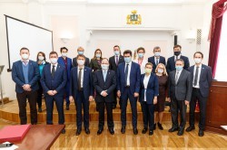 Укрепляя дружбу: в уральскую столицу прибыла делегация Швейцарии