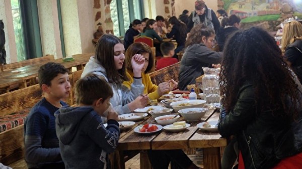 Беженцы из Нагорного Карабаха скрываются в приграничном Горисе