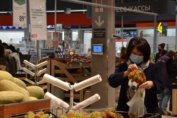 Центр защиты потребителей рассказал, как избежать ошибок при покупке еды