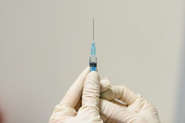 Успей привиться от гриппа: 100 тысяч доз новой вакцины поступили в поликлиники Екатеринбурга