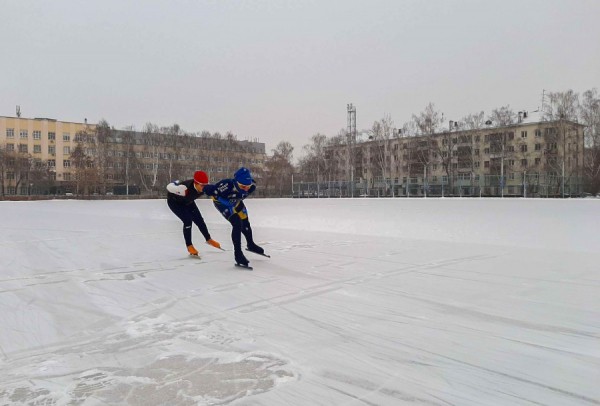 В Екатеринбурге открыт сезон массовых катаний на коньках В Екатеринбурге открыт сезон массовых катаний на коньках