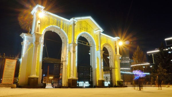 В ЦПКиО начался фестиваль светового искусства «Не темно». Фото арт-объектов