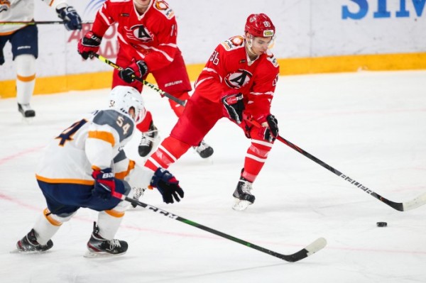 МХЛ: “Авто” в серии буллитов уступил “Стальным Лисам” МХЛ: “Авто” в серии буллитов уступил “Стальным Лисам”