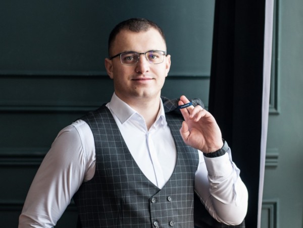 Лучшим молодым педагогом Екатеринбурга стал учитель биологии Артём Гагауз