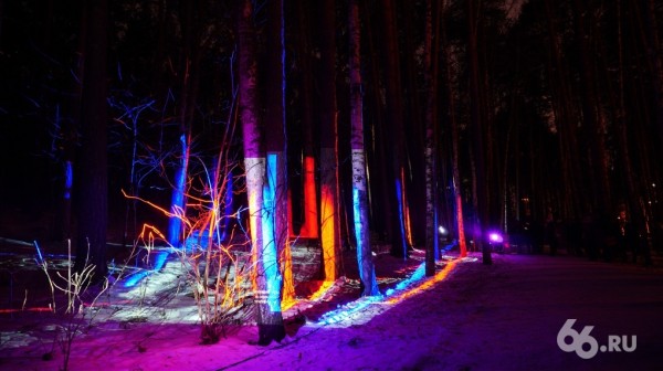 В ЦПКиО начался фестиваль светового искусства «Не темно». Фото арт-объектов