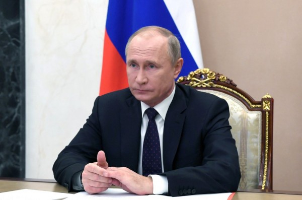 Владимир Путин поручил органам власти обеспечить рост доходов россиян