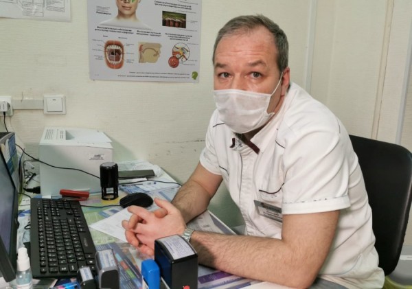 Врач Дмитрий Константинов: вакцинирование «Спутником V» эффективно и безопасно Врач Дмитрий Константинов: вакцинирование «Спутником V» эффективно и безопасно