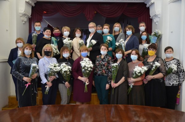 Муниципалитет определил лучших организаторов детского питания в уральской столице Муниципалитет определил лучших организаторов детского питания в уральской столице