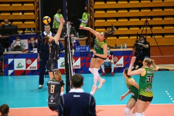 Волейбол: «Уралочка» не смогла переиграть «Тулицу» Волейбол: «Уралочка» не смогла переиграть «Тулицу»