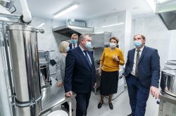 Городские власти подарили юным чкаловцам обновлённый детский сад