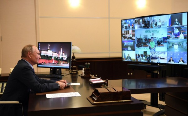 Владимир Путин поддержал идею о бесплатном втором высшем образовании для инвалидов Владимир Путин поддержал идею о бесплатном втором высшем образовании для инвалидов