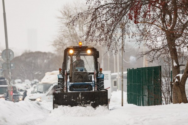 Службы благоустройства при уборке снега делают акцент на очистку тротуаров Службы благоустройства при уборке снега делают акцент на очистку тротуаров