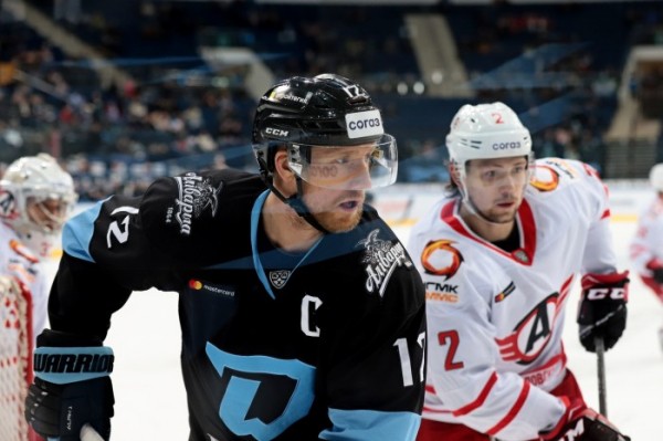 Дубль Питера Холланда приносит “Автомобилисту” победу над минским “Динамо”