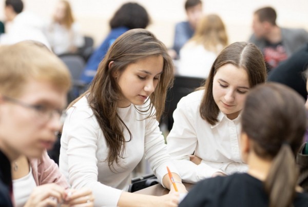 День российского студента: спортивная ночь, зачётка из снега и многое другое