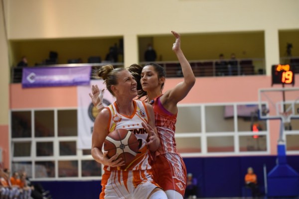 Баскетбол: УГМК разгромил «Спартак» из Ногинска