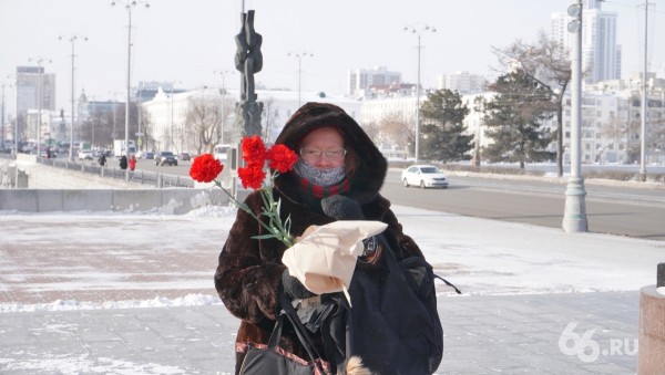 В Екатеринбурге проходит вахта памяти Бориса Немцова. Фоторепортаж